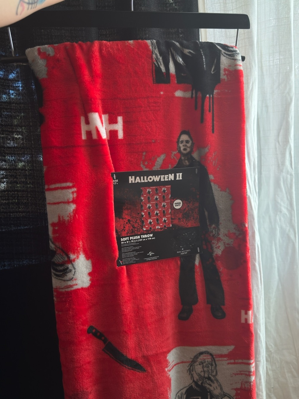 Halloween II Red Plush Throw Blanket